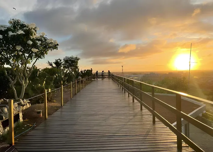 Suites - 100M Da Praia Do Forte - Cabo Frio Com Ar E Wi Fi